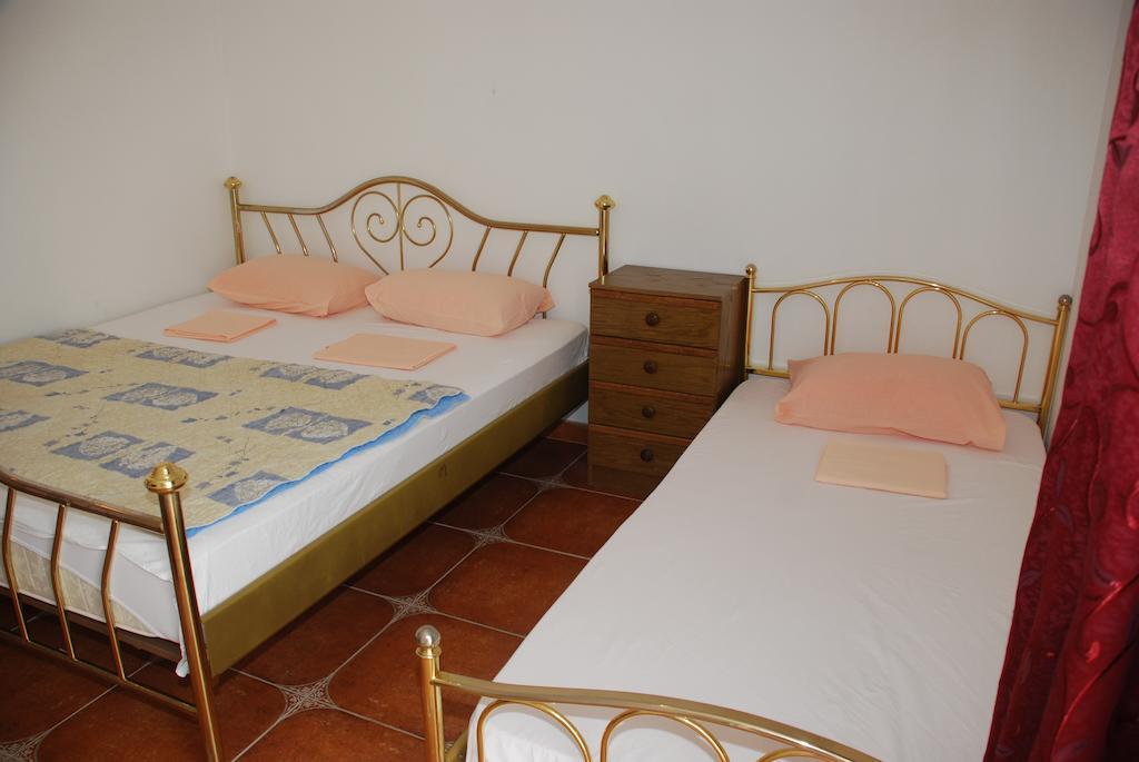 Guest House Nura Улцинь Экстерьер фото