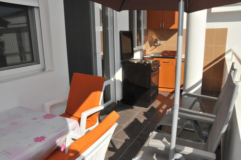 Guest House Nura Улцинь Экстерьер фото