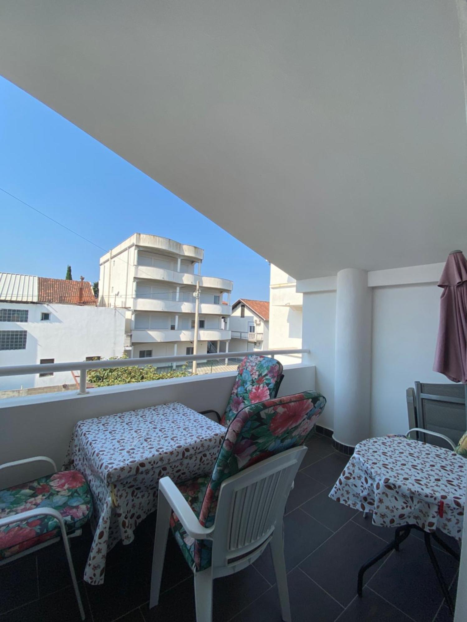 Guest House Nura Улцинь Экстерьер фото