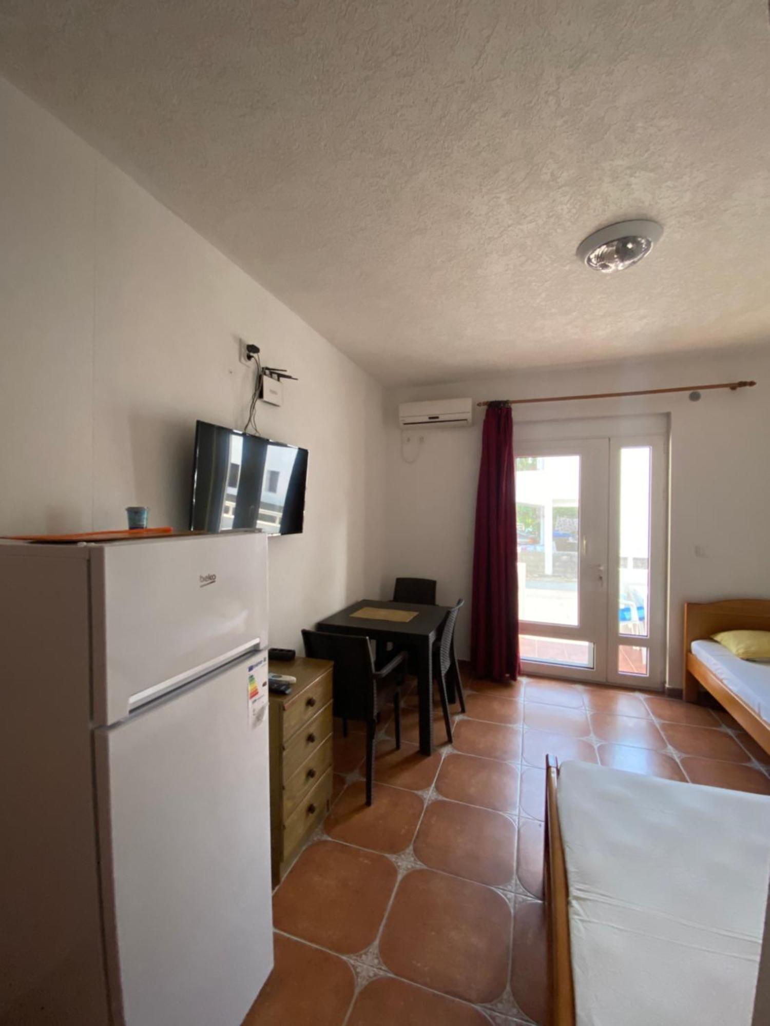 Guest House Nura Улцинь Экстерьер фото