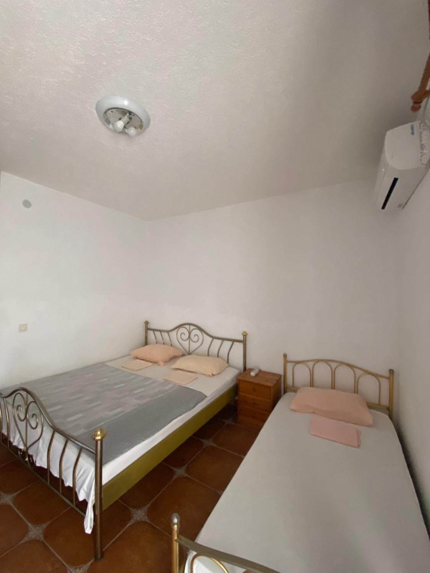 Guest House Nura Улцинь Экстерьер фото