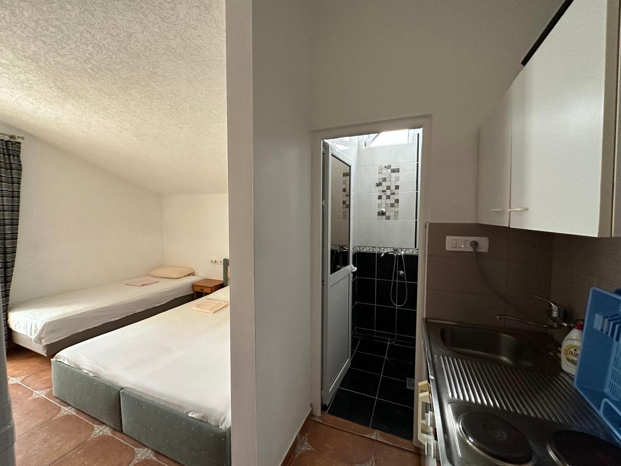 Guest House Nura Улцинь Экстерьер фото